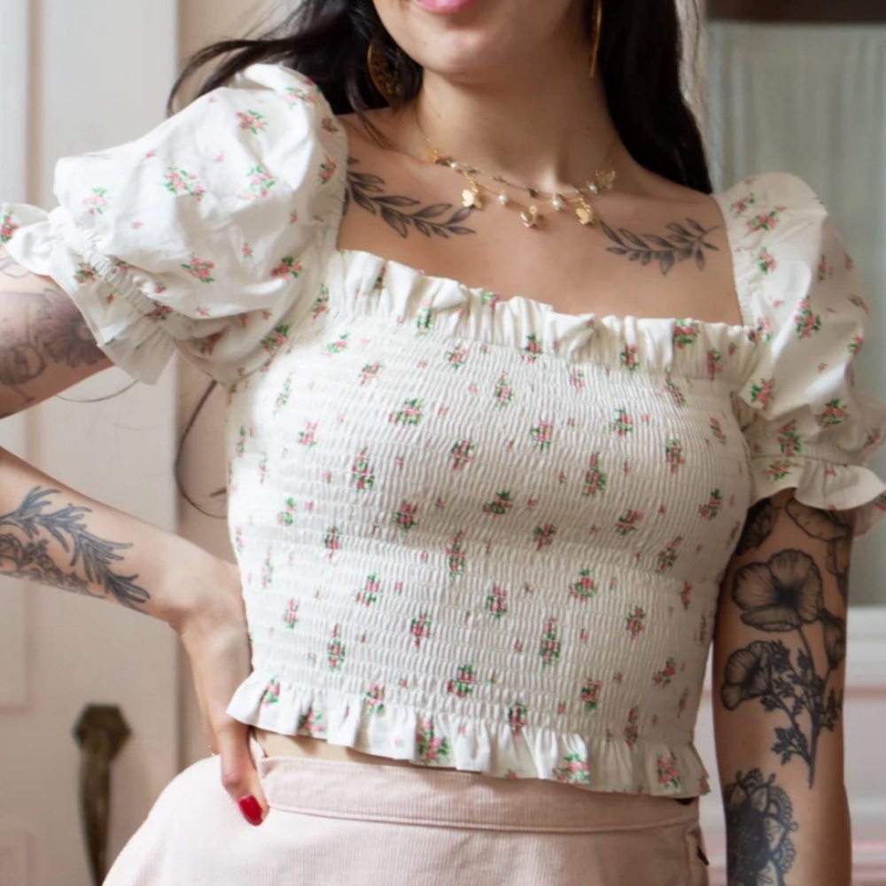 NWT Dress Forum Smocked Ruffle Rose Top Small